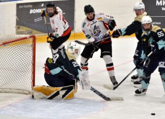 Хоккей: команда ПСШ в овертайме победила «Эверест»